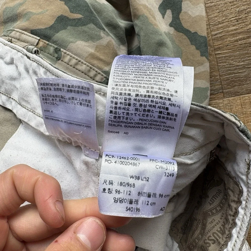 Levi's Ace Cargo Pants Men's 38x32 (Actual 38x30) Camo Cotton Twill EUC RARE